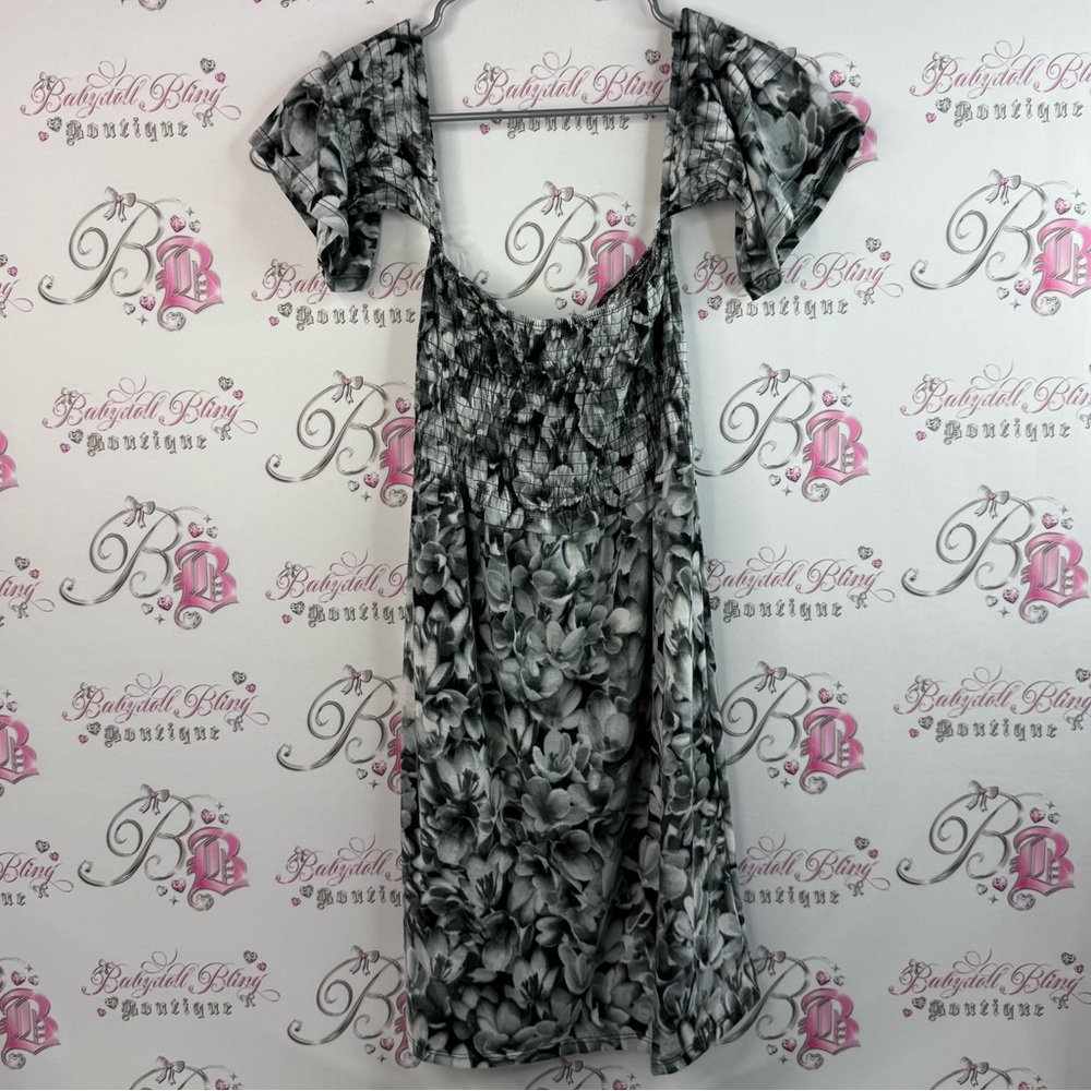 Magazine dress smocked off shoulder floral Gray and White Smocked bust